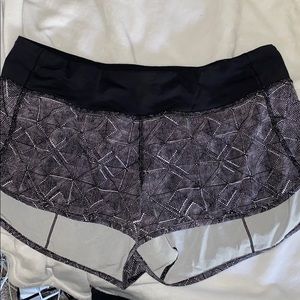 Lululemon speed up short 2.5 inch